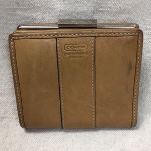 Vintage coach leather wallet w coin pocket